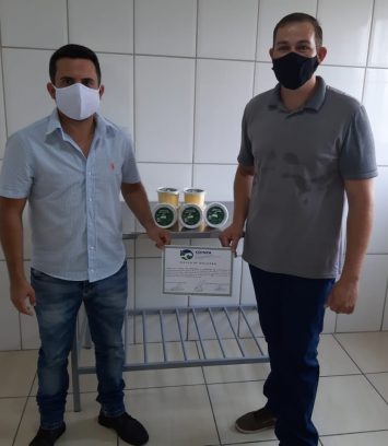 O SIMC-COINTA realiza entrega de registro de estabelecimento no Município de Rio Negro – MS